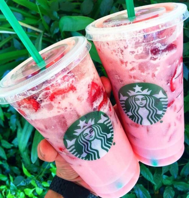 L'America sta impazzendo per il nuovo "Pink Drink" di Starbucks