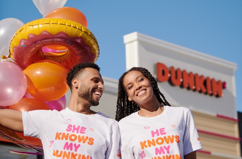  Dunkin’ Donuts lancia il suo primo merch da matrimonio