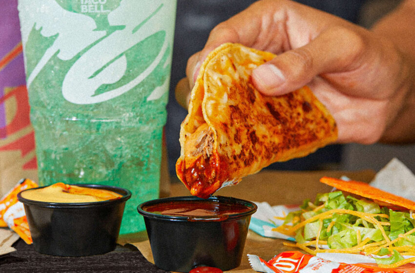  I nuovi Grilled Cheese Tacos di Taco Bell