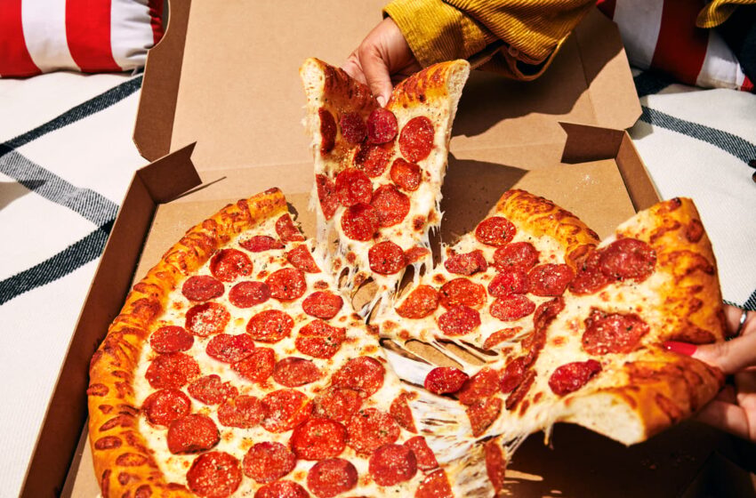  Pizza Hut omaggia le Tartarughe Ninja con una pizza XXL